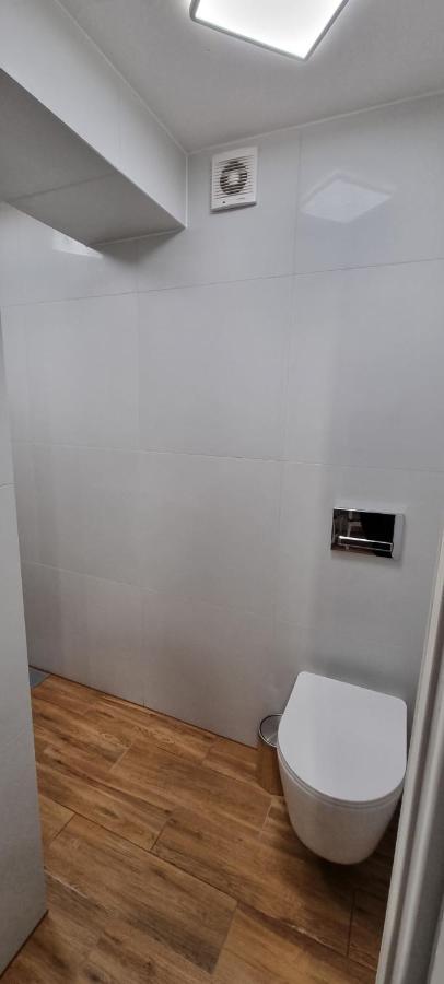 Tatarak Domki Na Mazurach - Apartament Z Duzym Tarasem Nad Jeziorem Walpusz Stare Kiejkuty المظهر الخارجي الصورة